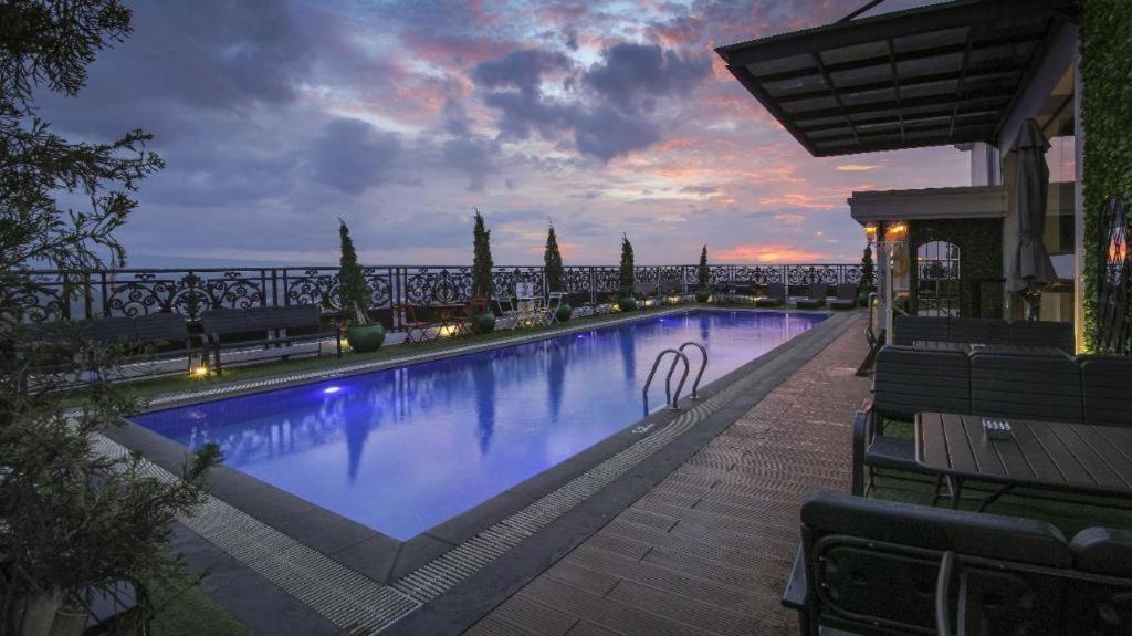 Lafayette Boutique Hotel Kejayan Ngoại thất bức ảnh