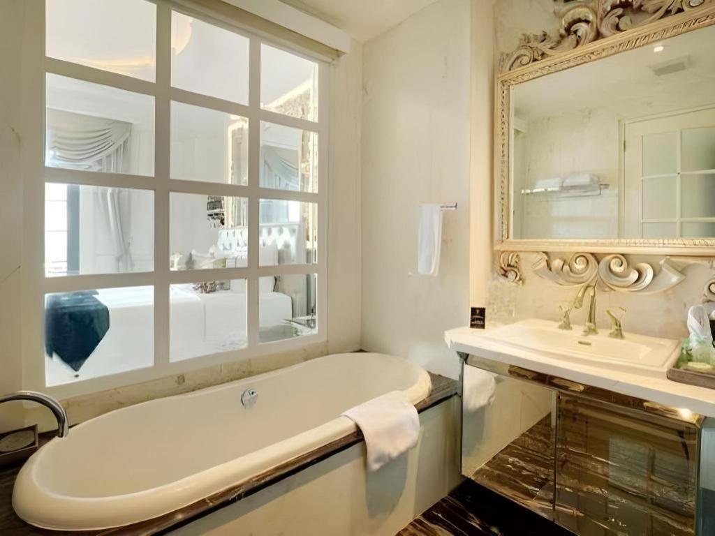 Lafayette Boutique Hotel Kejayan Ngoại thất bức ảnh